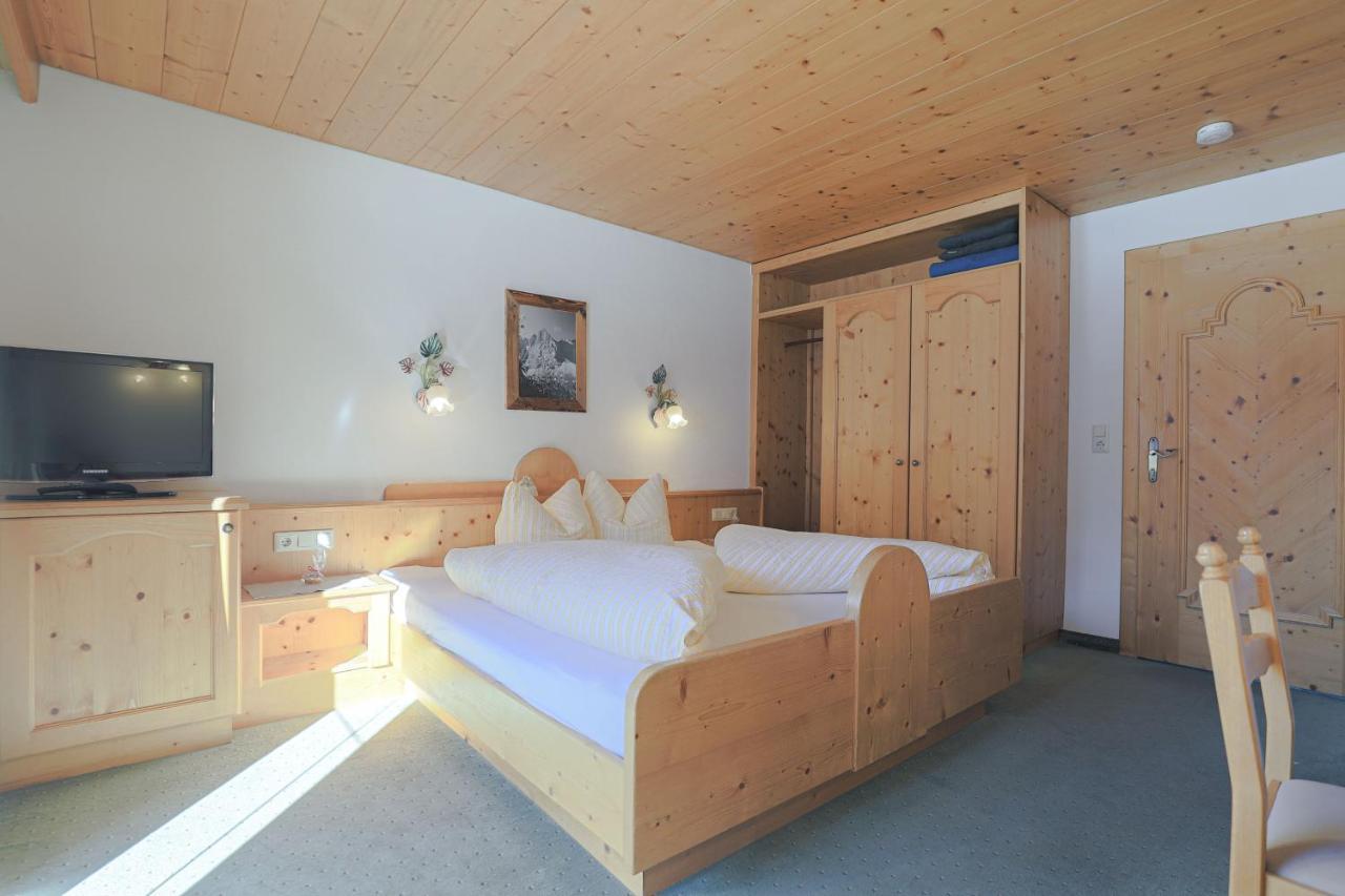 Farm stay Ausserwieserhof *